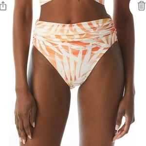 Carmen Marc Valvo

Lush Verdure Ruched Bikini Bottoms M Macys